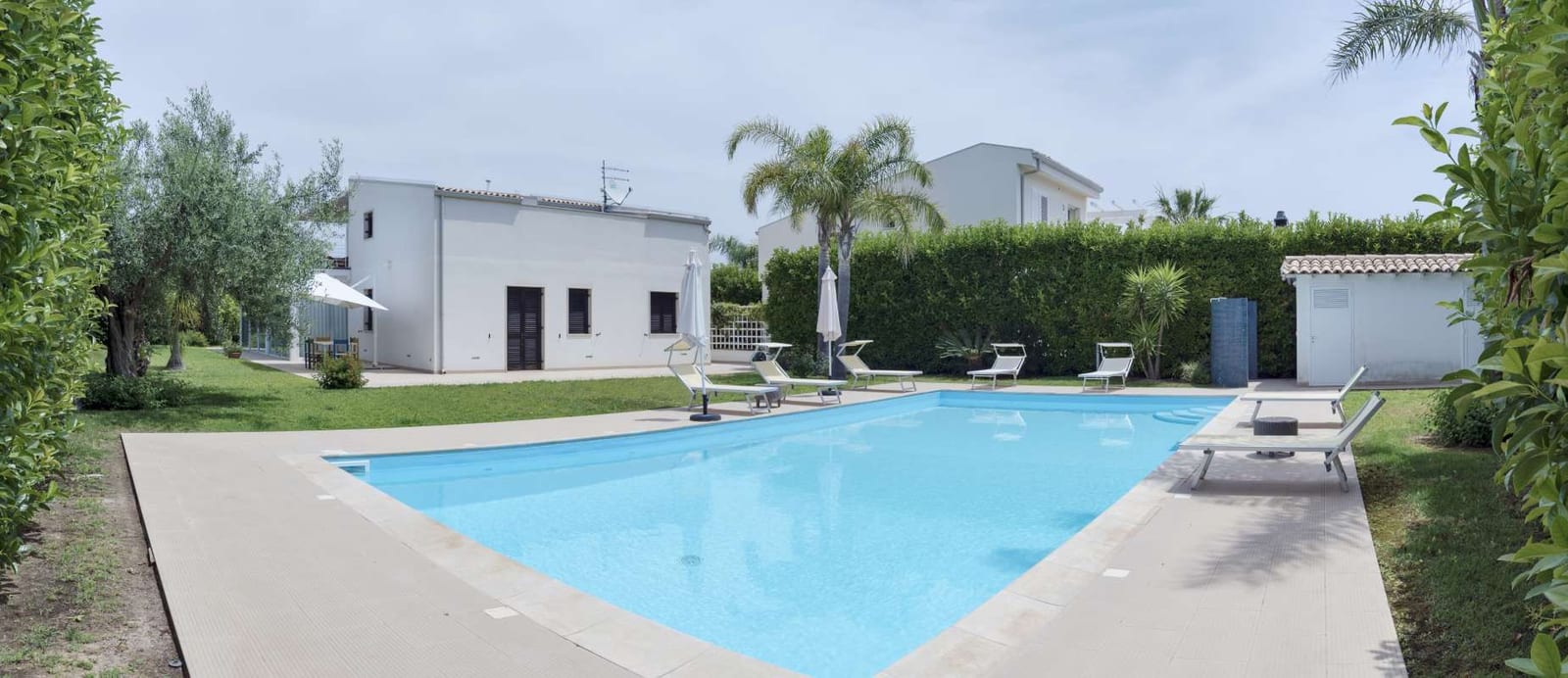 Balancing Growth with Customer Satisfaction: Maintaining Quality — pool service business insights