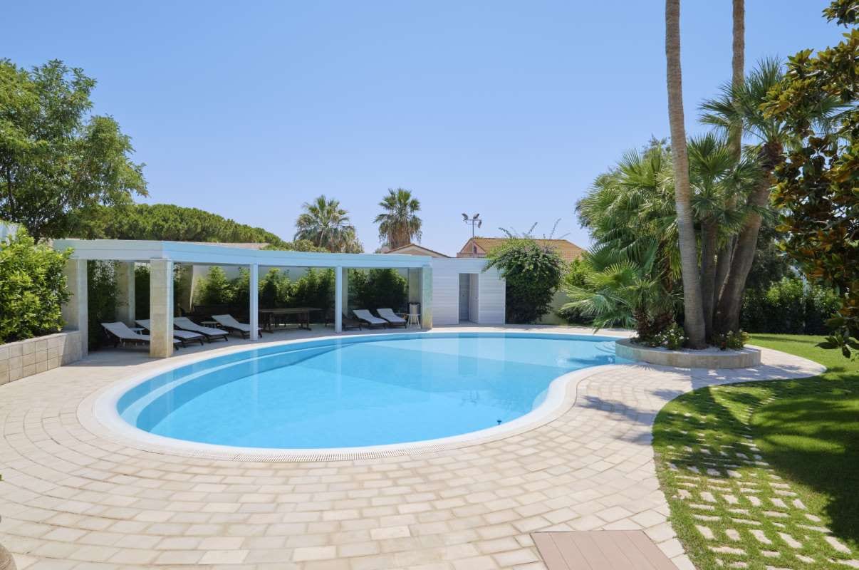 Buy Pool Routes in Mesa, Avondale, Catalina Foothills, Surprise, and San Tan Valley, AZ — pool service business insights