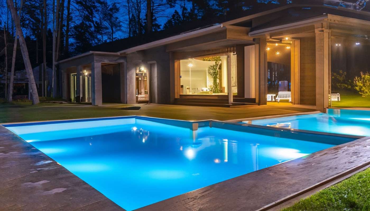 Can Teens or College Students Start Pool Cleaning Businesses? — pool service business insights