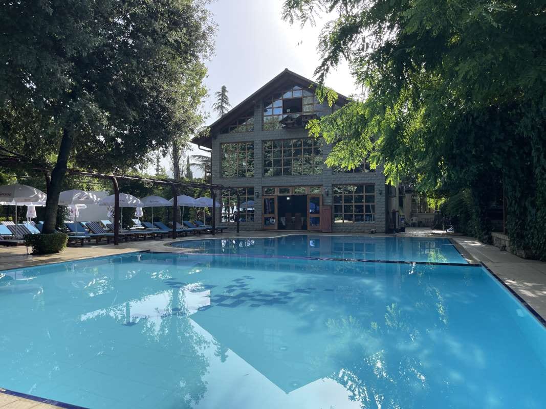 Cross-State Pool Business: What to Know Before Expanding from Arizona to California — pool service business insights