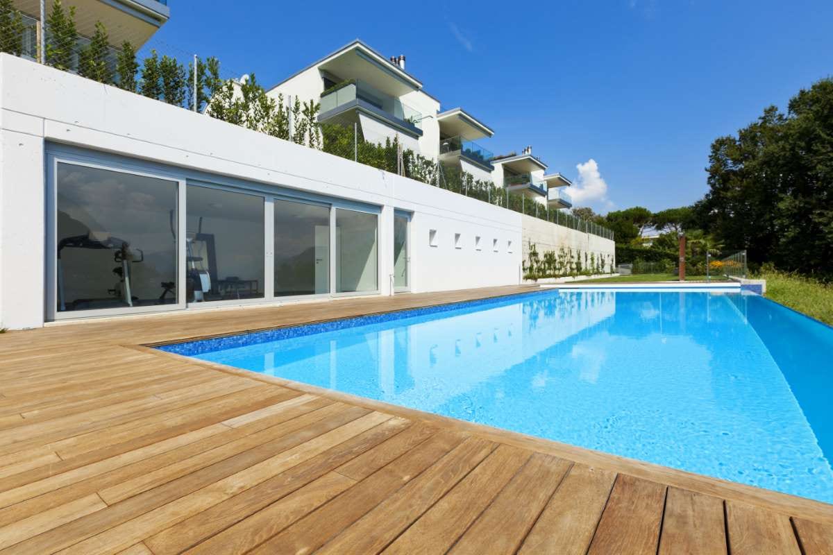 Entrepreneurial Pitfalls: Avoiding Burnout in the Early Stages — pool service business insights