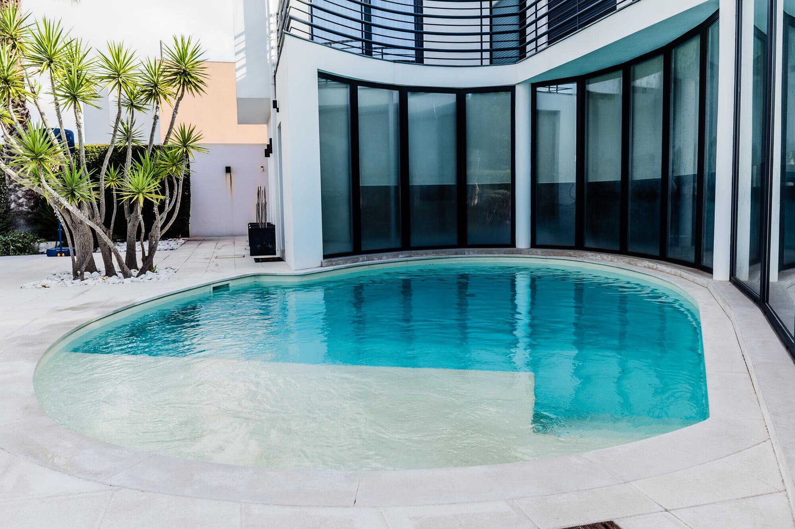Essential Tips for New Pool Route Entrepreneurs — pool service business insights