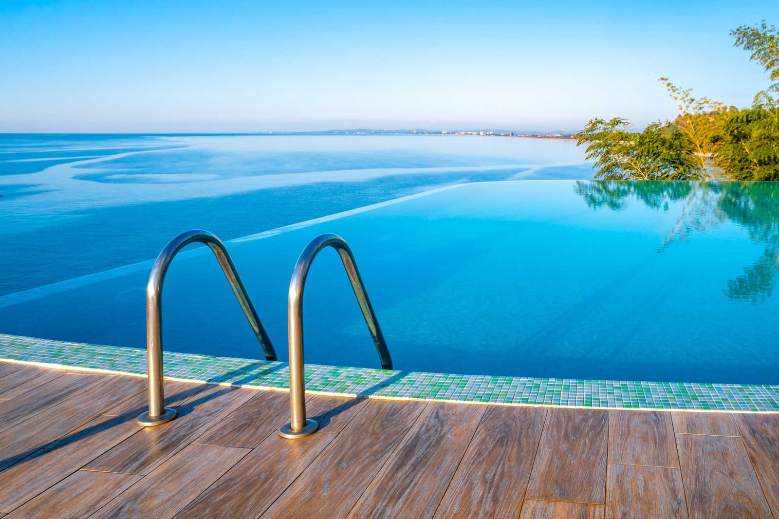Essential Weekly Duties for Flawless Pool Operation — pool service business insights