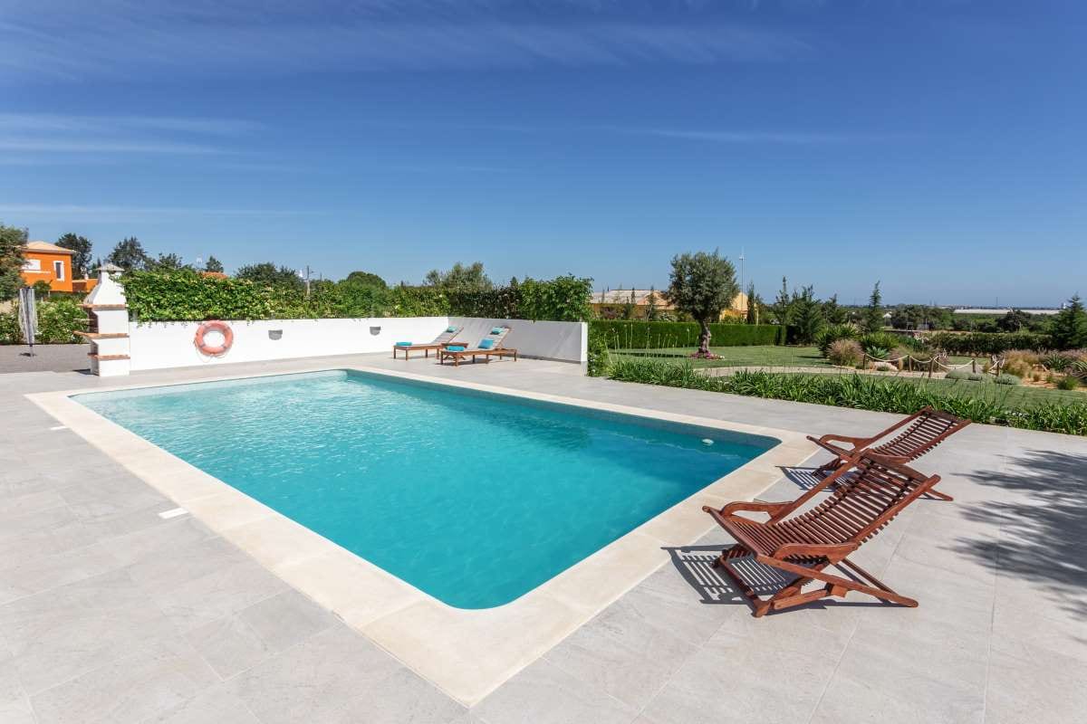 Finding Your First 10 Clients in Casa Grande, Arizona — pool service business insights