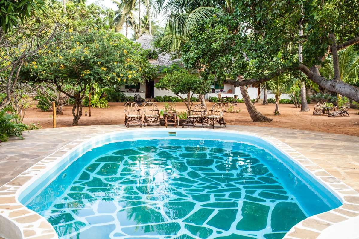High-Profit Suburbs of Tempe, Arizona for Pool Startups — pool service business insights