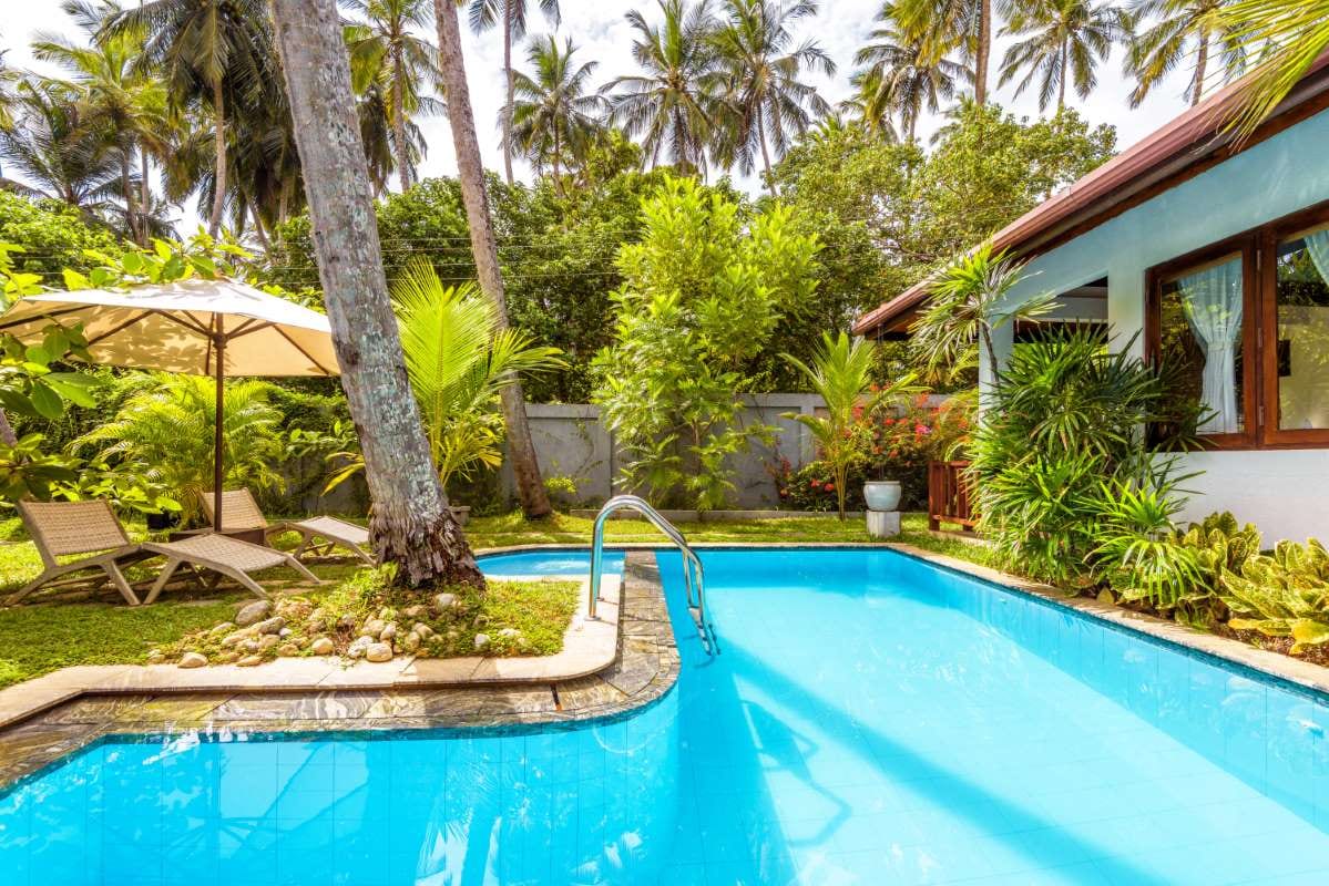 How to Create a Positive Culture in a Pool Service Company — pool service business insights
