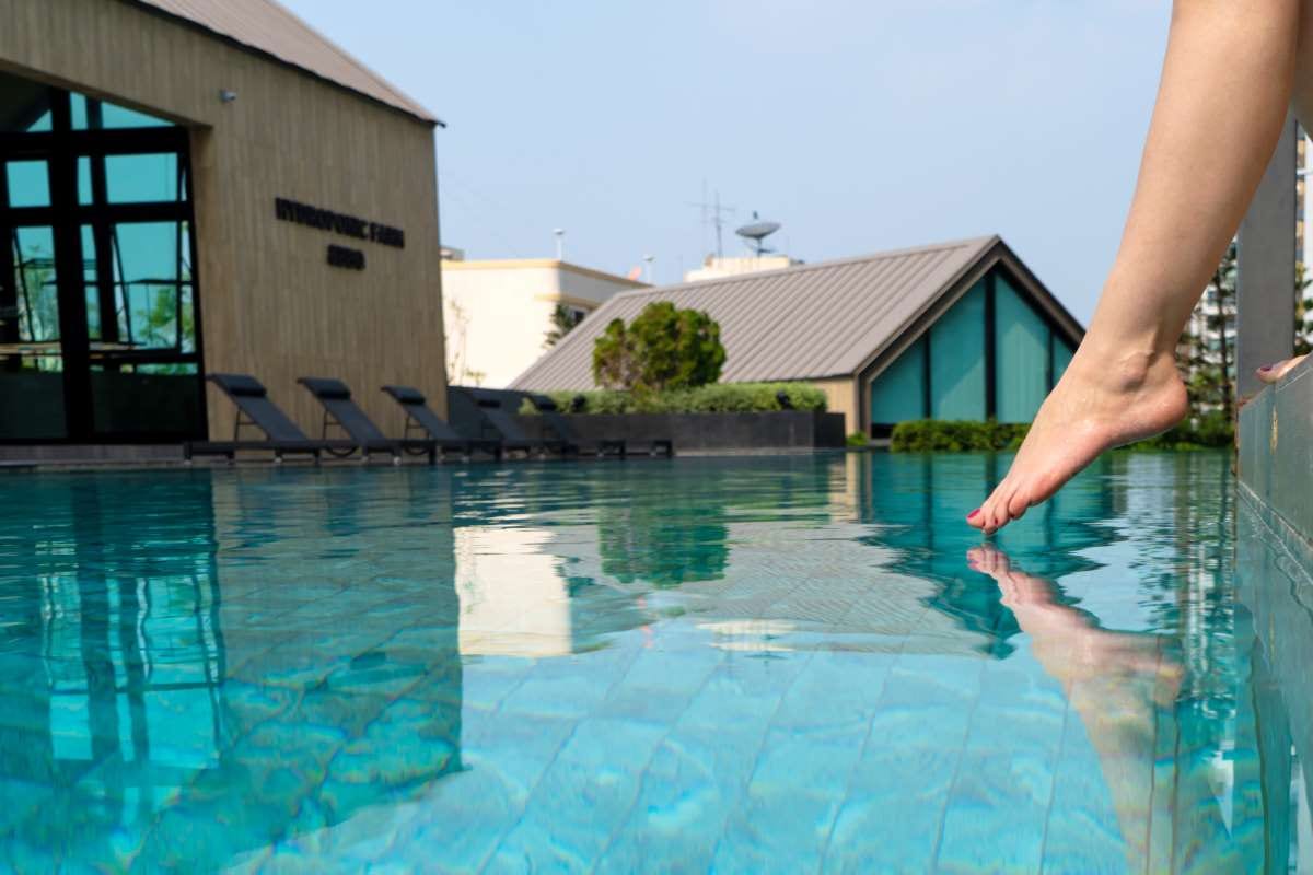 How to Tell if a Pool Route Is a Good Investment — pool service business insights