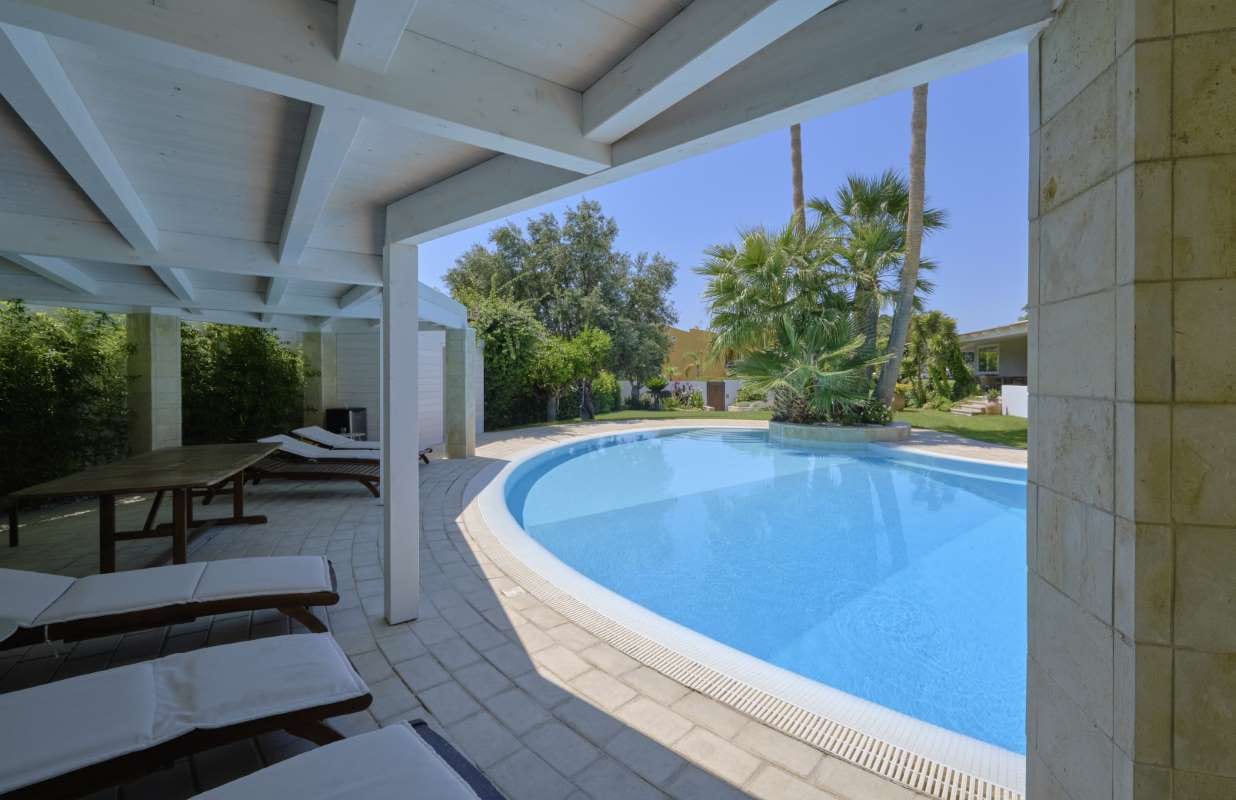 How to Win Clients in Tallahassee, Florida’s Pool Market — pool service business insights