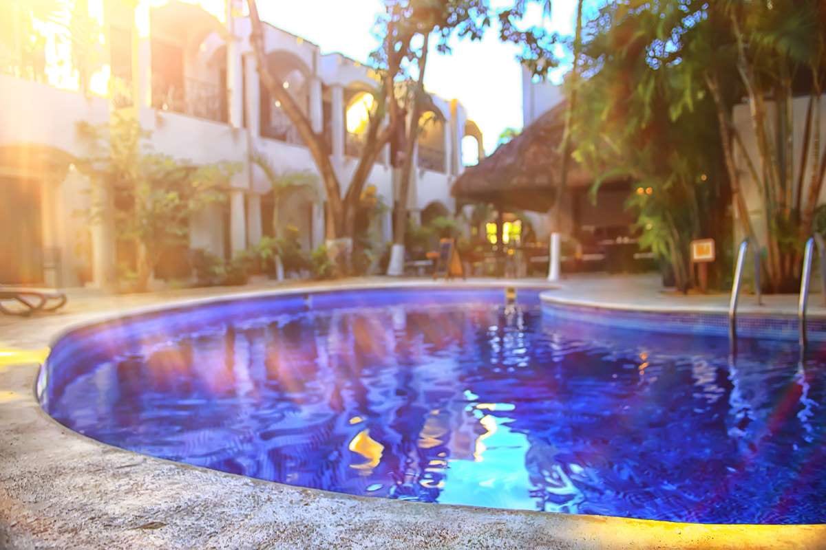 How Total Alkalinity Affects Chlorine Efficiency — pool service business insights