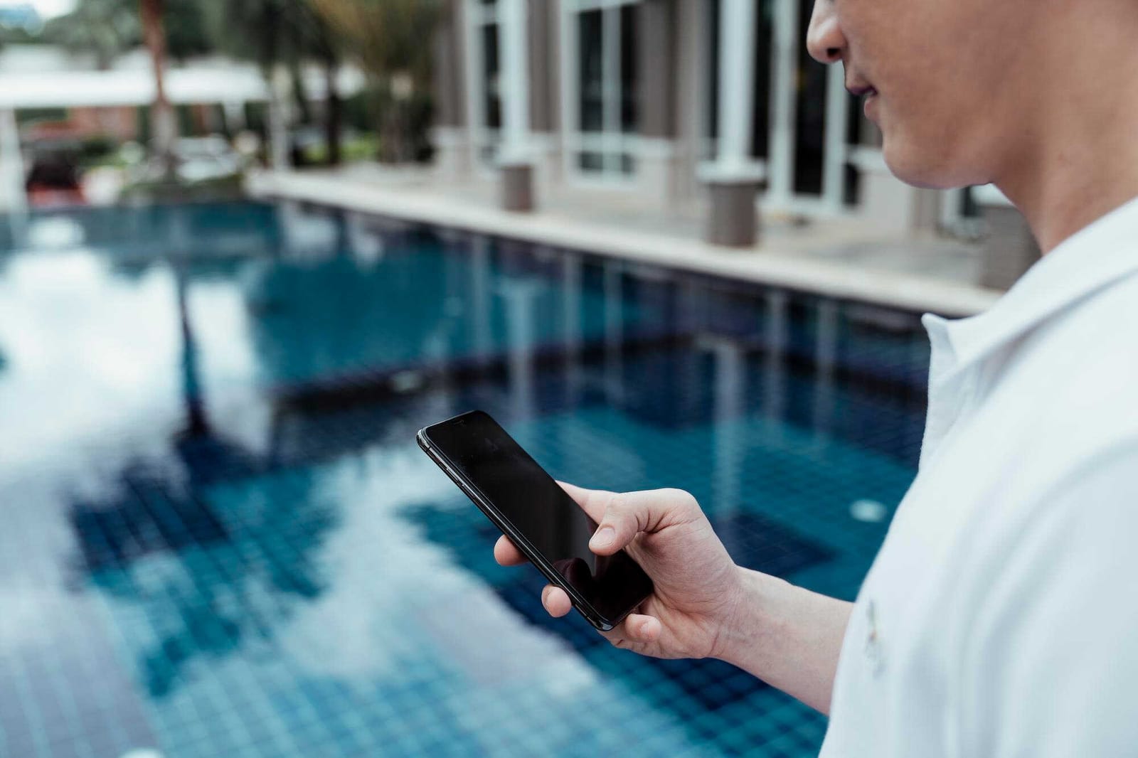Pros and Cons of Robotic Pool Cleaners for Service Technicians — pool service business insights