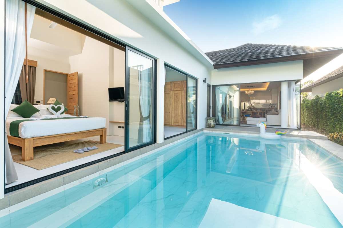 Running End-of-Week Reviews in **Santa Clara County, California** — pool service business insights