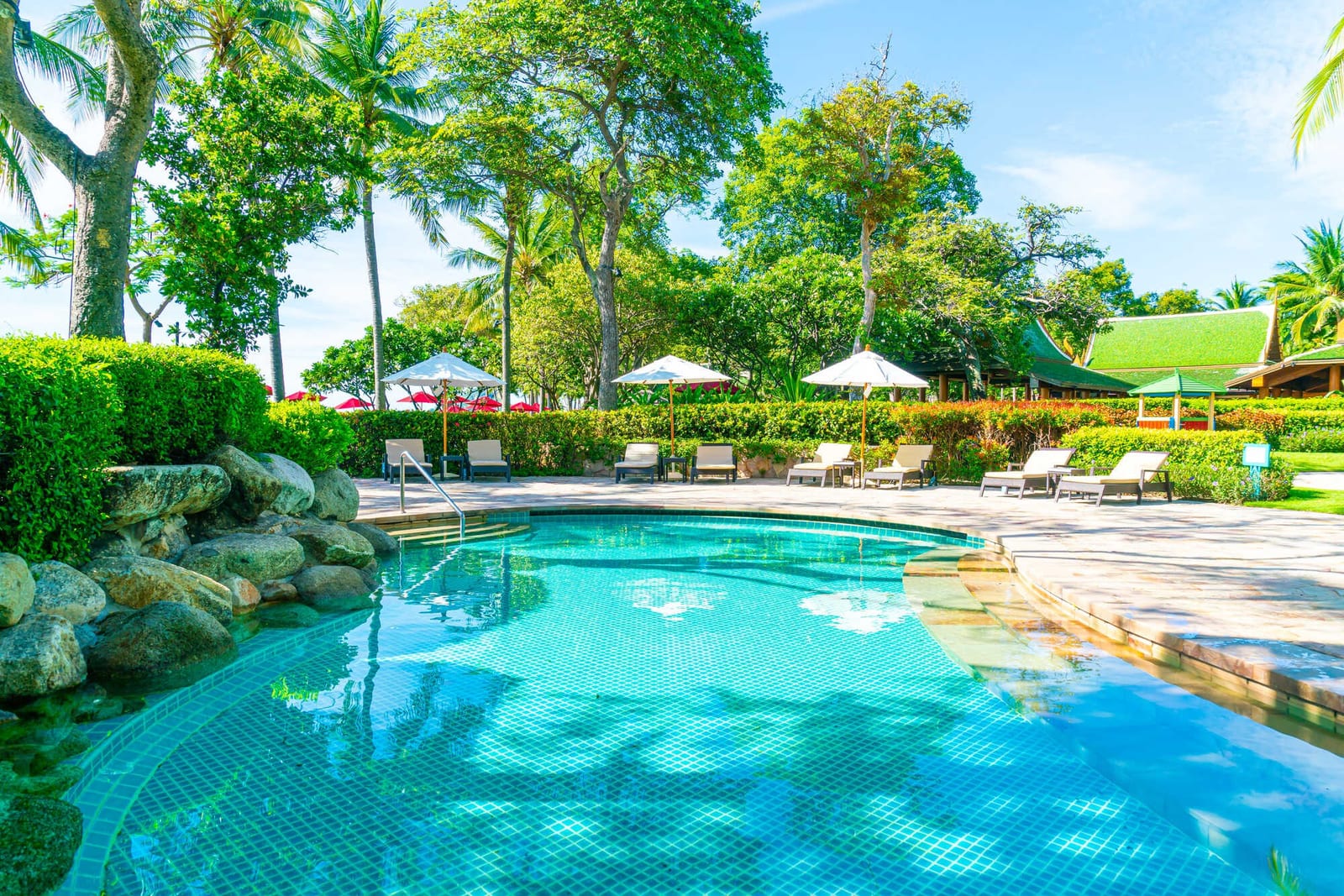 The Differences Between Residential and Commercial Pool Maintenance — pool service business insights