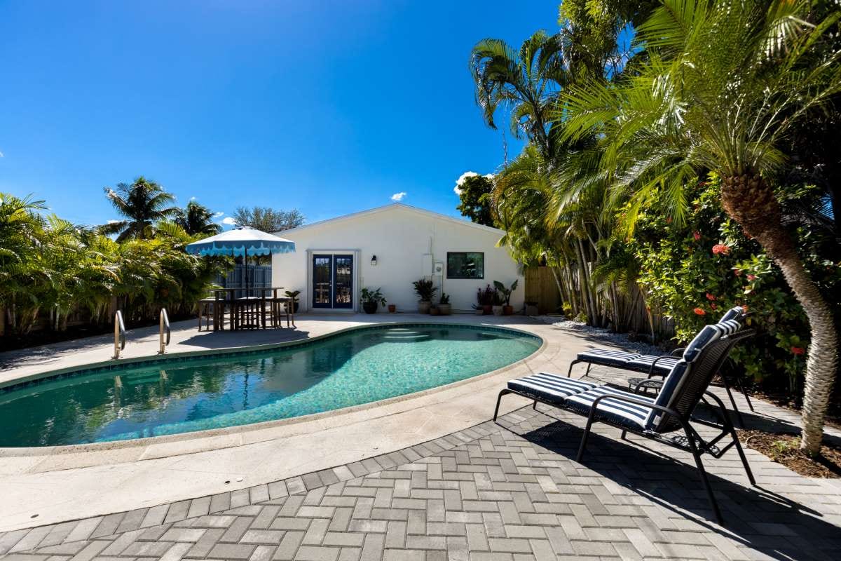 The Hidden Expectations Many Pool Owners Don’t Voice — pool service business insights