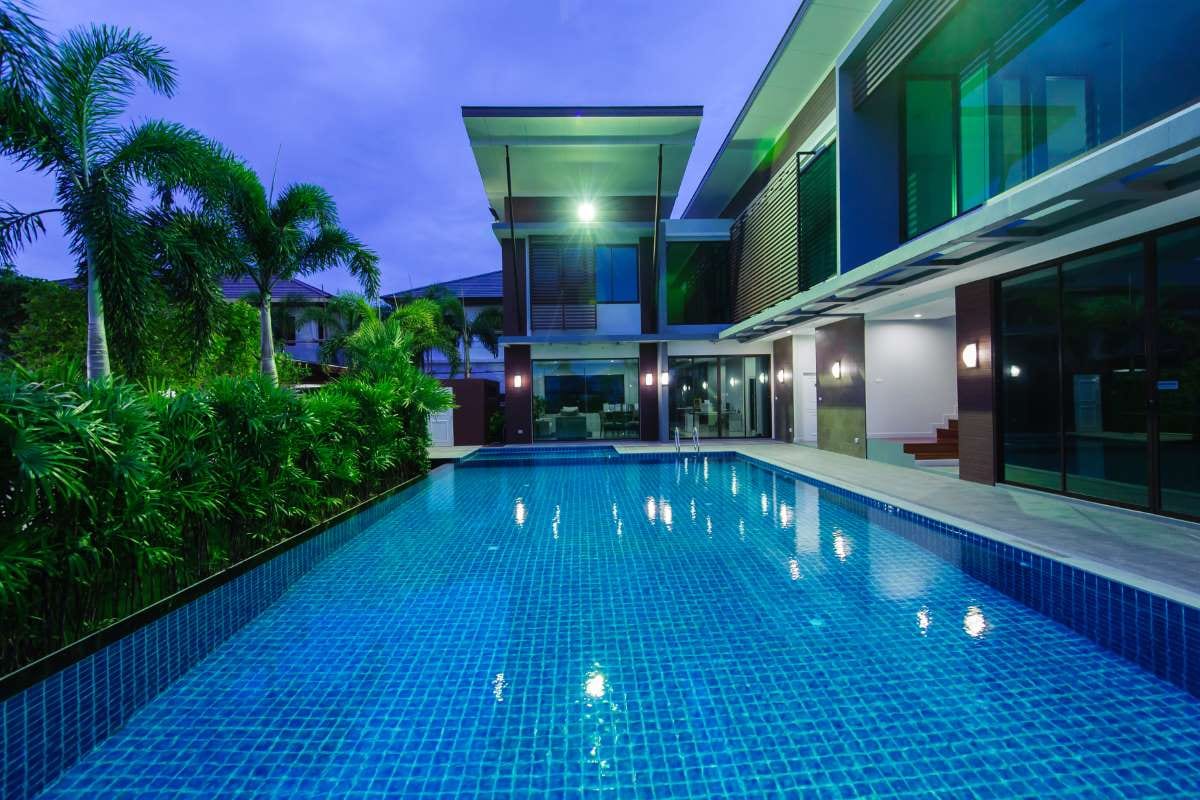 The Top 5 Revenue Leaks in Growing Pool Businesses — pool service business insights