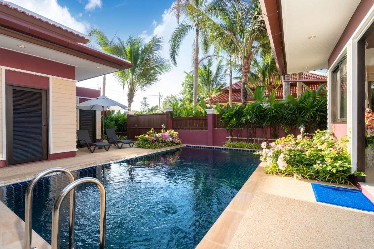 Understanding the Pool Route Market in Arizona — pool service business insights