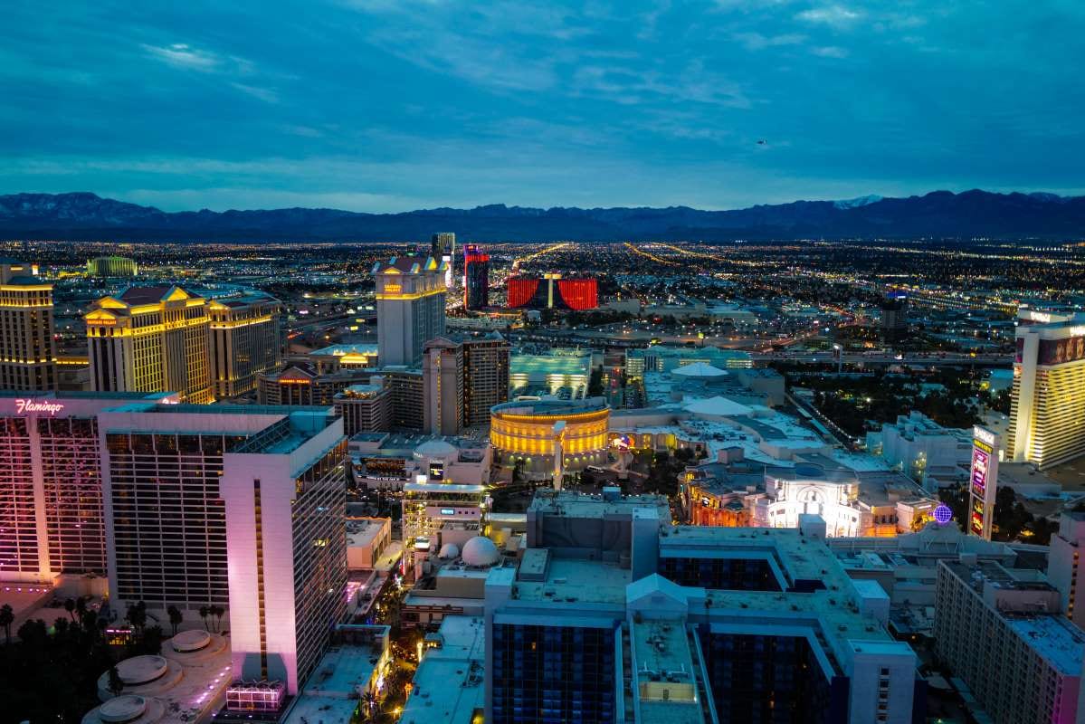 What Makes Maricopa County Unique for Pool Technicians — pool service business insights