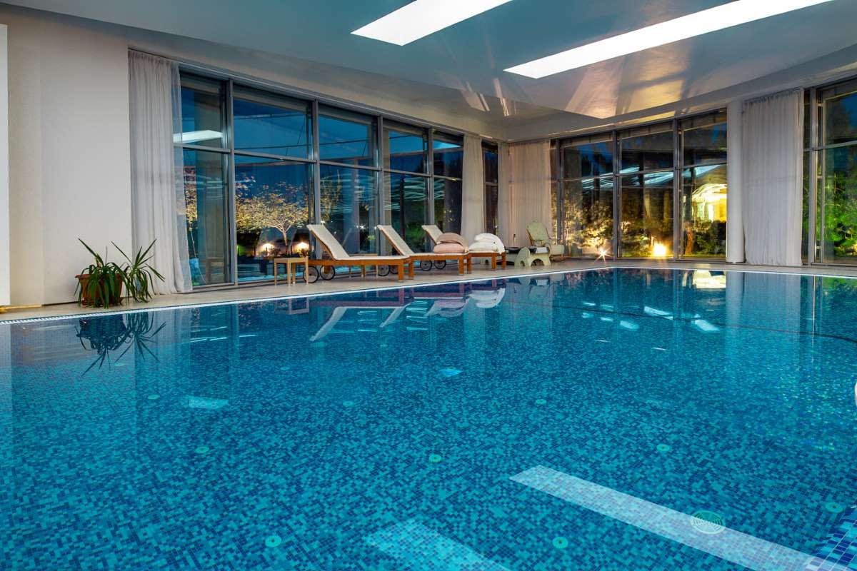 What Pool Companies Should Track in Surprise, Arizona — pool service business insights