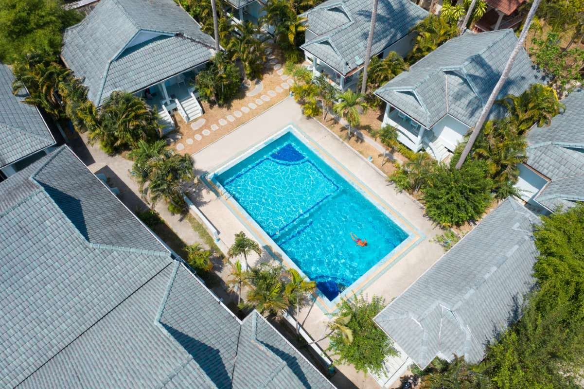 Why Email Offers Work Well for Pool Service Renewals — pool service business insights