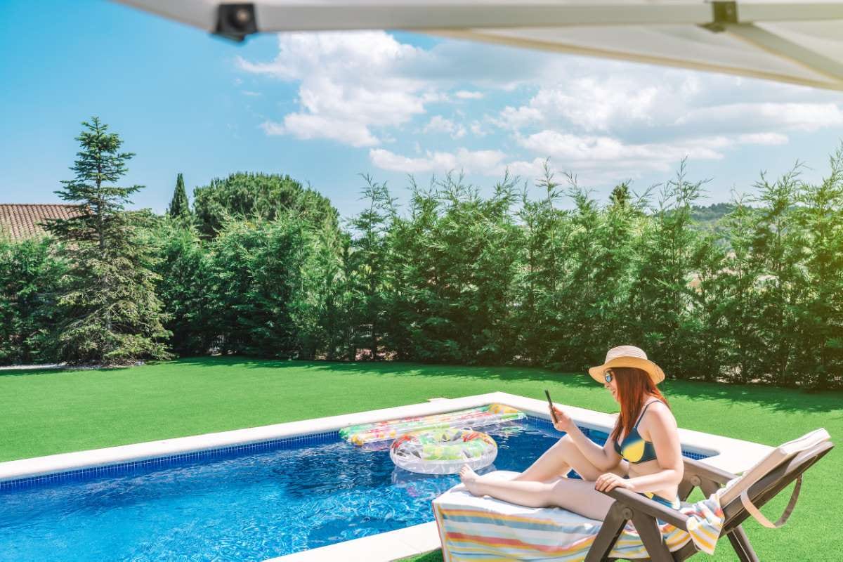 Why Pool Heaters Struggle During Cold Mornings — pool service business insights