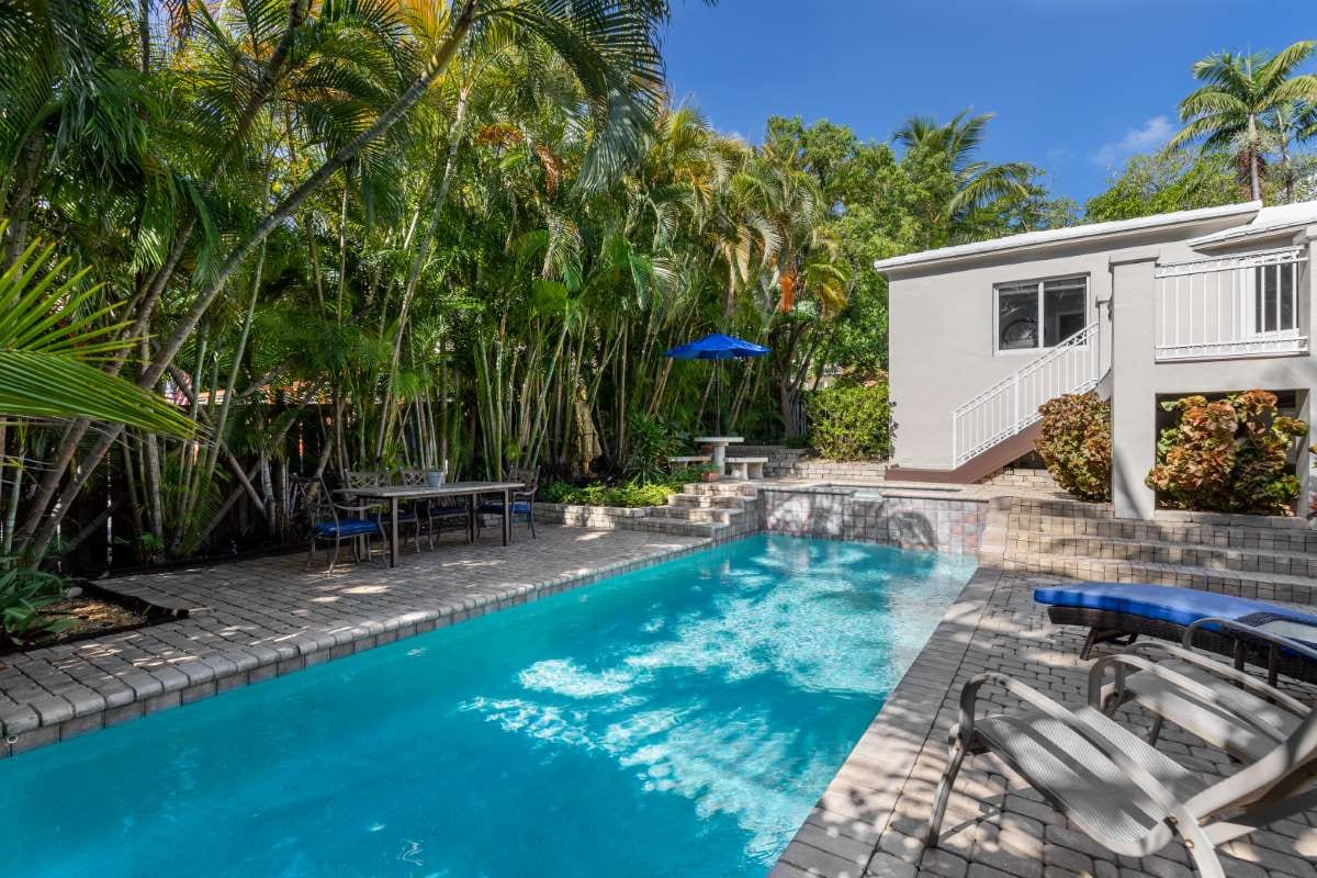 Why Small Details Make a Big Impact on Customer Perception — pool service business insights