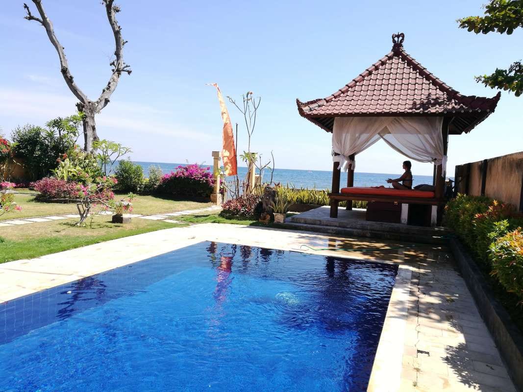 Why Weather-Resistant Gear Improves Field Reliability — pool service business insights